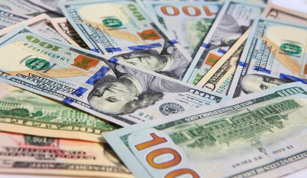 El dólar cerró arriba de $ 40,3 tras una semana marcada por la guerra en Medio Oriente