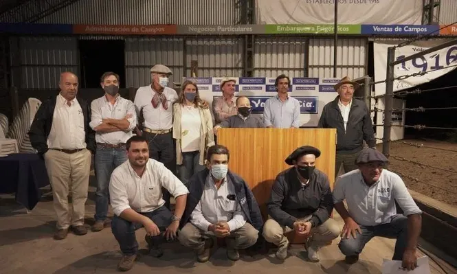 La subasta se realizó en el Centro de Ventas Ganaderas Don Tito, en Tacuarembó