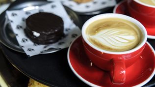 Cafeterías integradas a edificios: qué hay detrás de este modelo de negocio que se expande en Montevideo