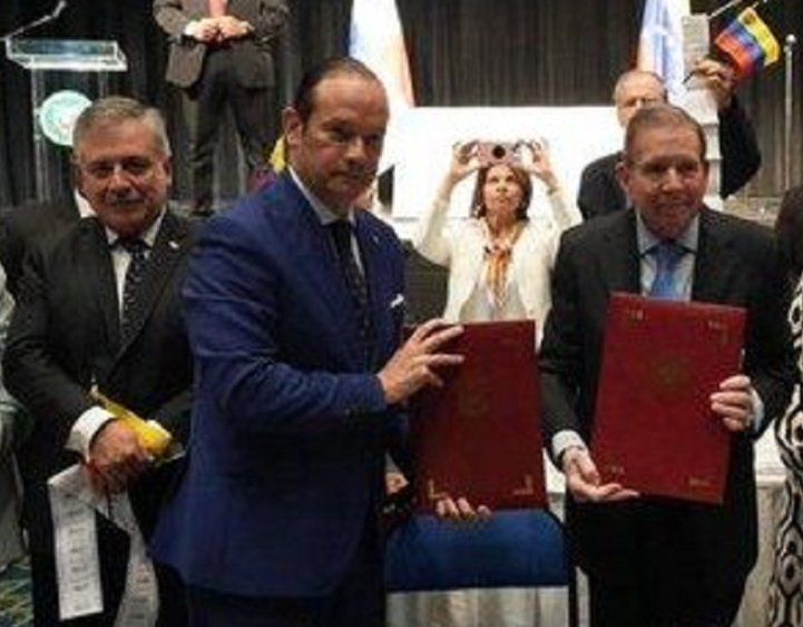 Paganini junto al canciller de Panamá y a Edmundo González Urrutia