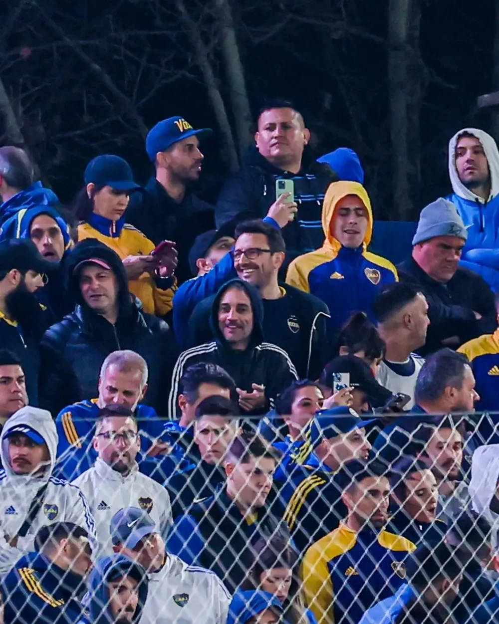 Emiliano Brancciari en la hinchada de Boca en el Gran Parque Central