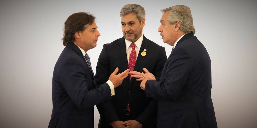 Lacalle Pou (Uruguay), Bolsonaro (Brasil) y Fernández (Argentina) en 2022. Una reunión conflictiva en la que afloró la crisis de la integración regional