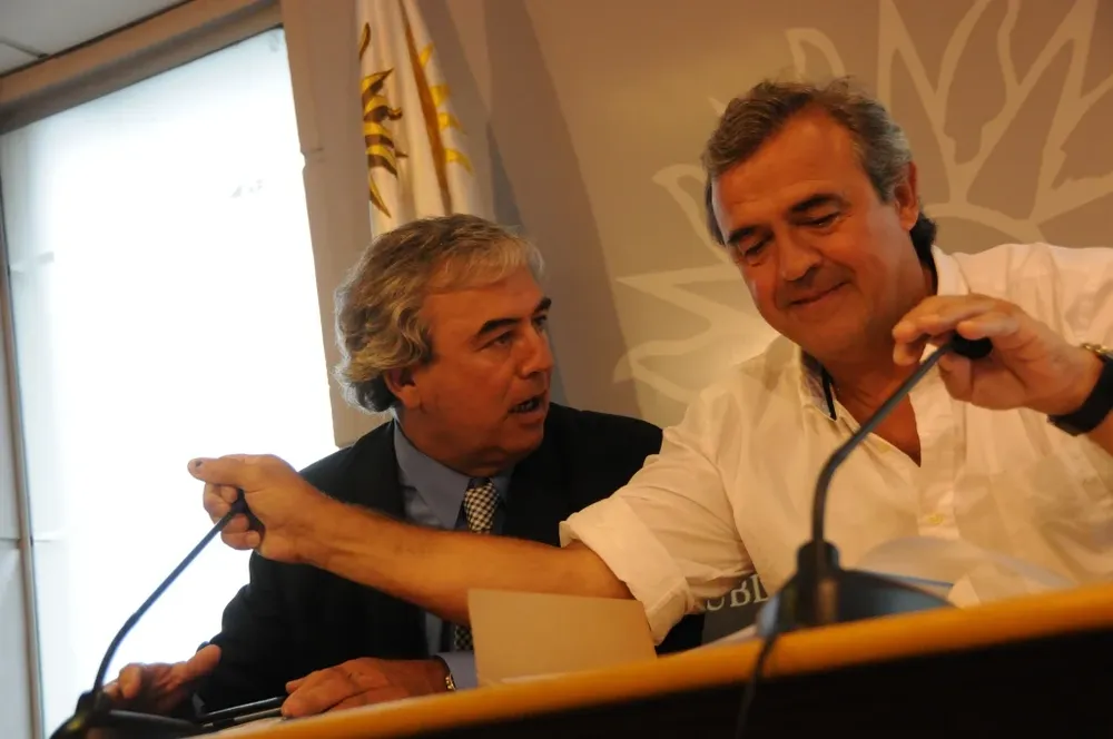 Senadores del Partido Nacional Jorge Larrañaga y Luis Heber.