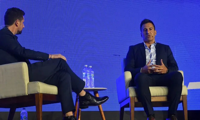 Broli es entrevistado en la Mega Experiencia Endeavor, que se desarrolló este miércoles en el LATU.