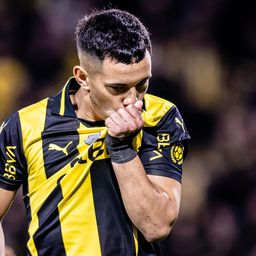 Leonardo Fernández celebra su gol para Peñarol Leonardo Fernández celebra su gol para Peñarol