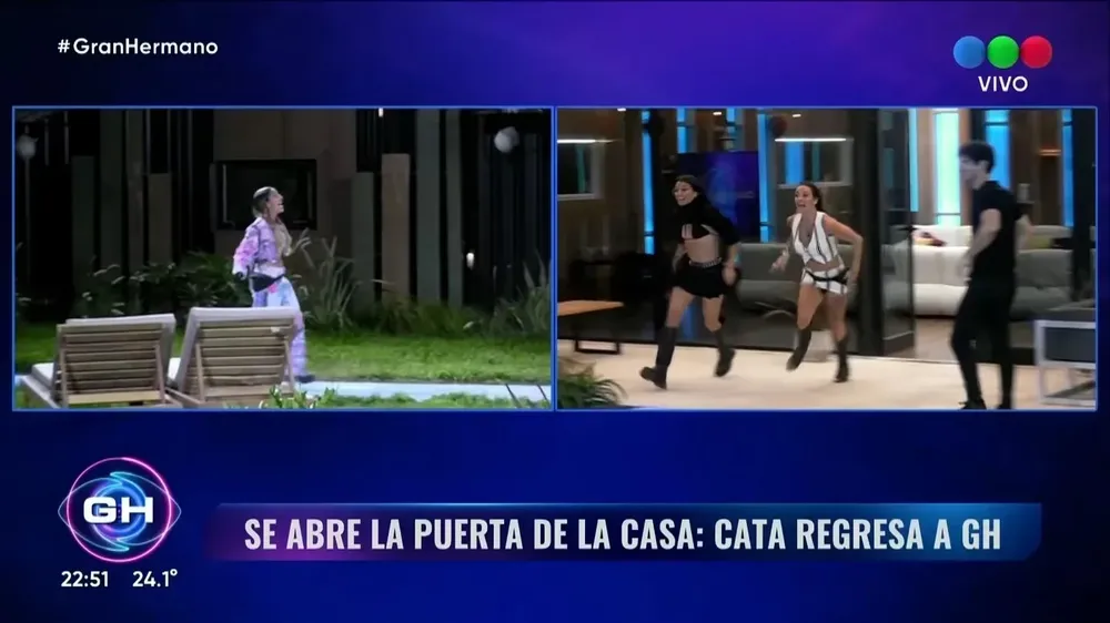 Agostina corriendo a recibir a Catalina