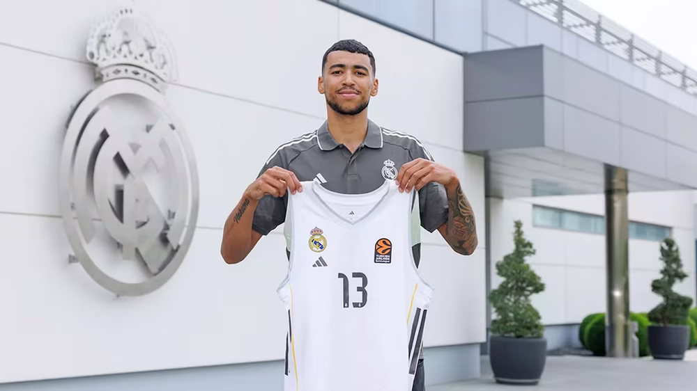Izan Almansa regresa al Real Madrid con contrato profesional hasta 2029: es oficial. (REAL MADRID)