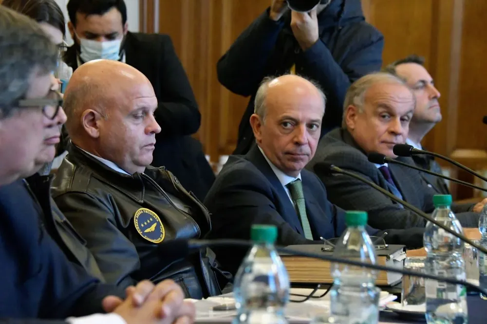 El ministro Javier García se reunirá con los jefes de las FFAA