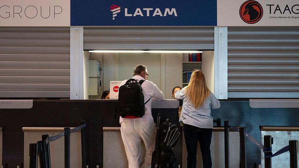A partir de 2024, muchos ciudadanos, incluyendo muchos países latinoamericanos, necesitan la ETIAS (Sistema Europeo de Información y Autorización de Viajes) para entrar en el espacio Schengen.