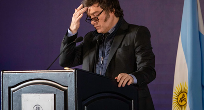 The Economist publicó un análisis sobre Javier Milei, destacando avances en su plan económico, incluyendo el acuerdo con el FMI y la salida del cepo cambiario.