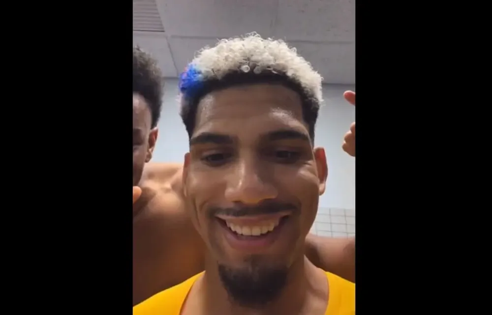 La emoción de Araujo porque Messi entró en un video en vivo de los festejos de Barcelona