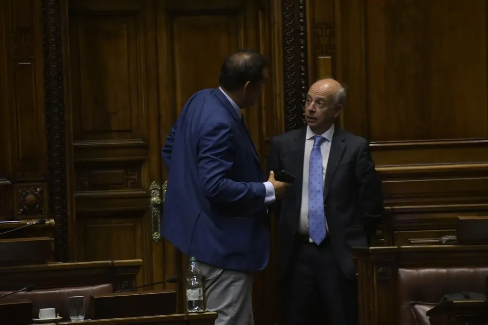 Javier García en el Parlamento