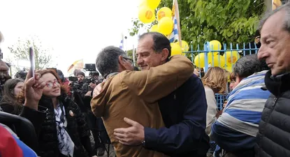 luego de ir al juzgado, manini se refugio en sus militantes y les pidio redoblar esfuerzos