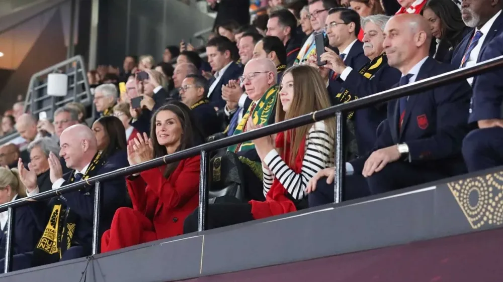 La reina Letizia y la infanta Sofia presentes en la consagración de España.