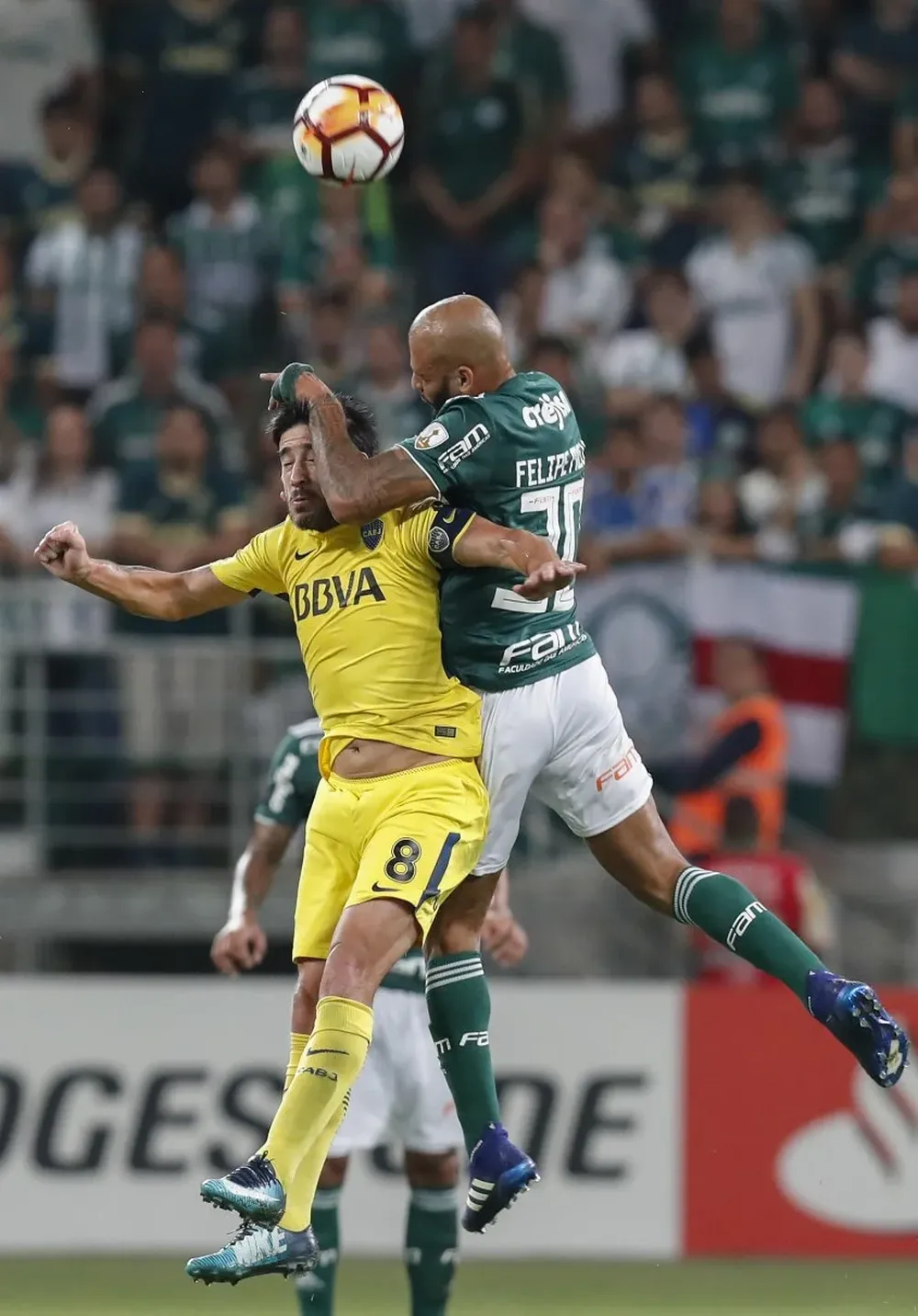 La entrada de Felipe Melo a Pablo Pérez