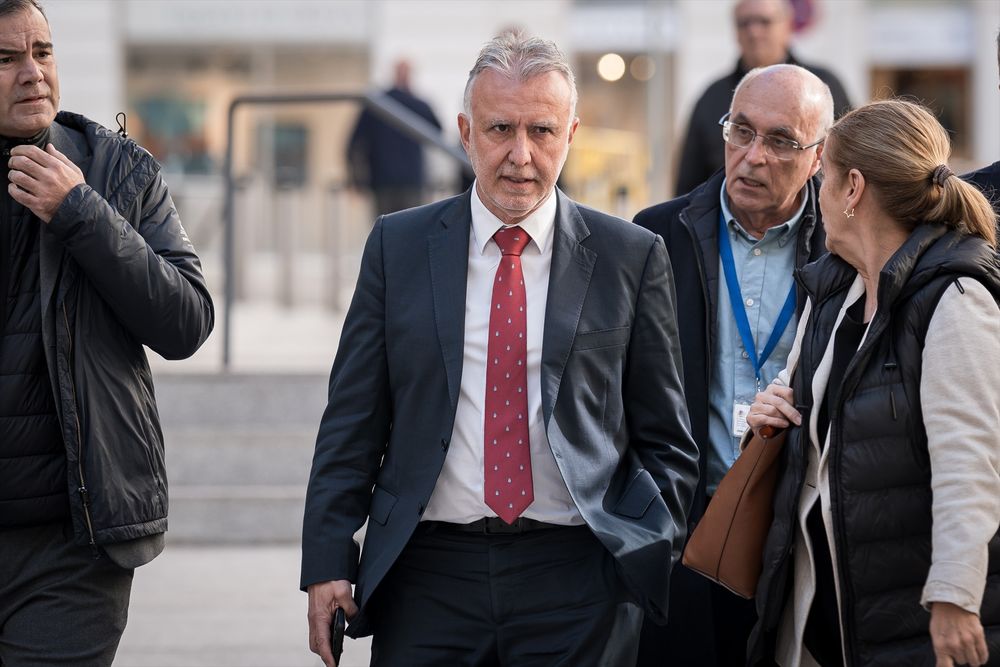 Ángel Víctor Torres a su llegada a una reunión en la Delegación del Gobierno de Canarias en Madrid