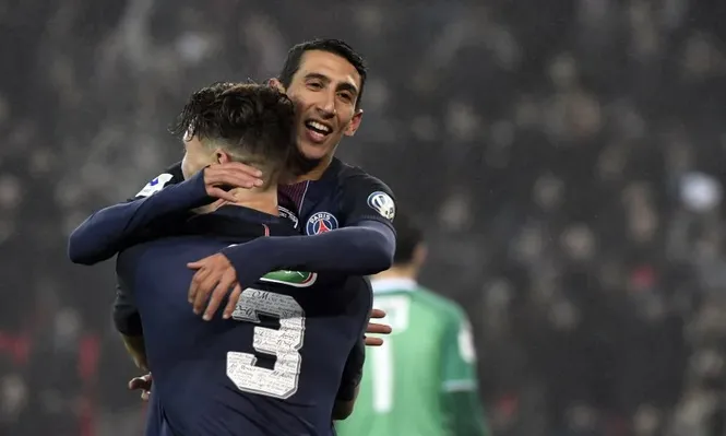 Con Cavani en el banco, París SG ganó 7 a 0