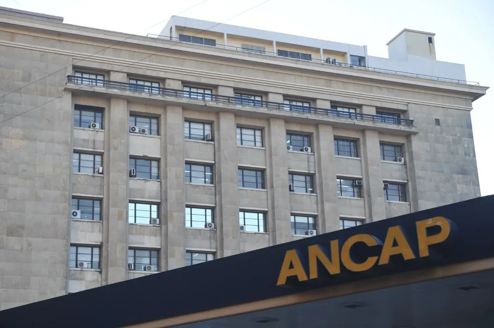 Edificio sede de Ancap.