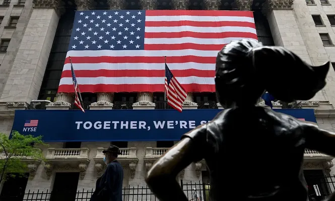 Acciones globales se encaminan a cerrar su mejor mes desde la década de los 80