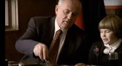 Pizza Hut, otra de las cadenas que fue símbolo de la caída del comunismo, incluso con Gorvachov participando de una publicidad