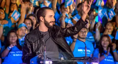 La medicina amarga de Bukele: cómo el presidente de El Salvador pasó de la izquierda radical a ser el referente de Trump y el ídolo de los conservadores en EEUU