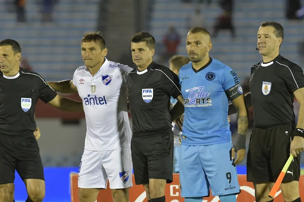 Con Bergessio y Cunha en el 2-2 contra Nacional