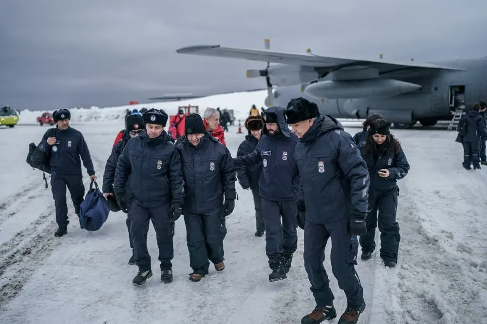 Boric recordó que en el continente blanco se encuentra el 90% del hielo del planeta, el 77% del agua dulce disponible y que sus mares son claves en la regulación del clima global.