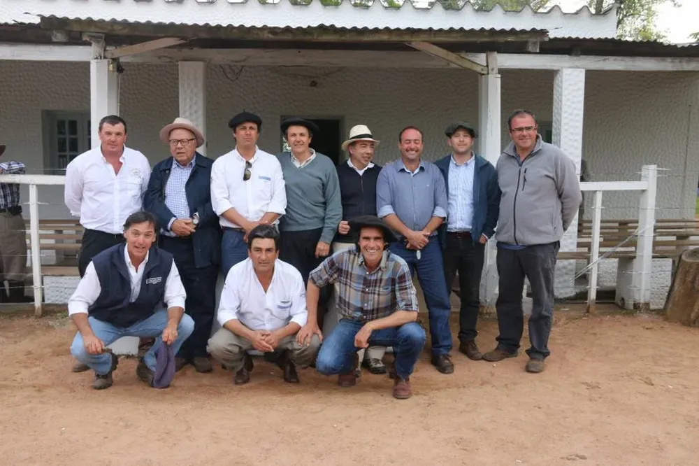 Integrantes de las cabañas y del escritorio en Ansina