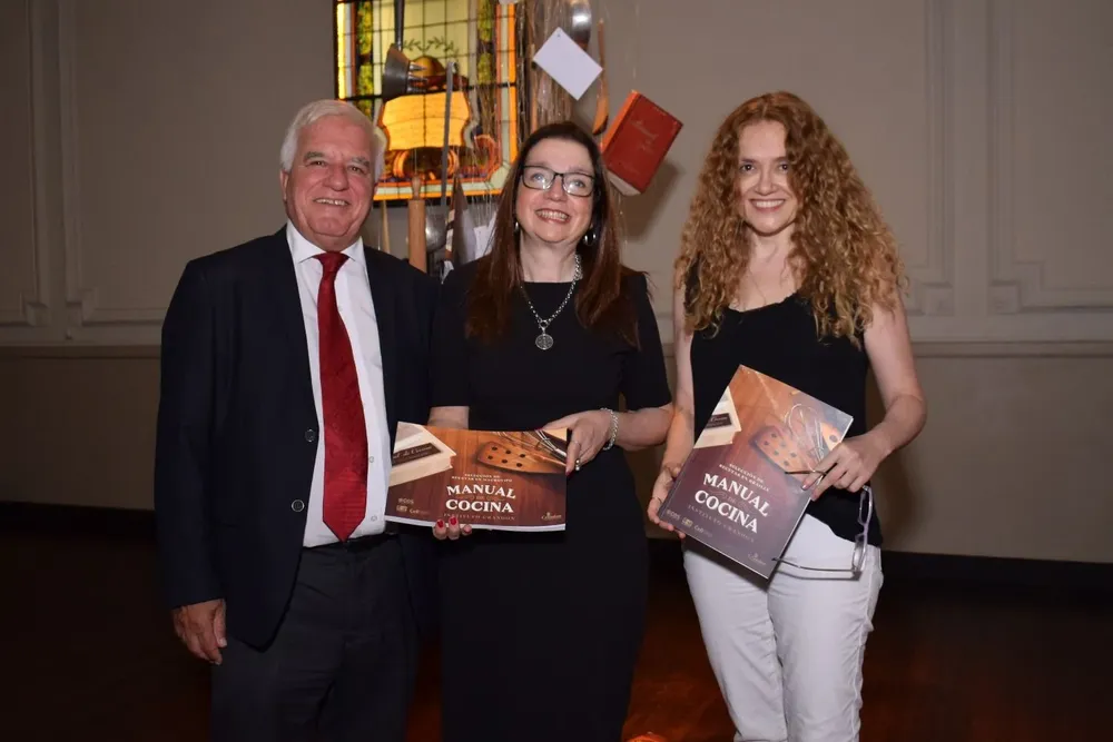 Michelle Altieri, Mónica González y Gloria Sánchez
