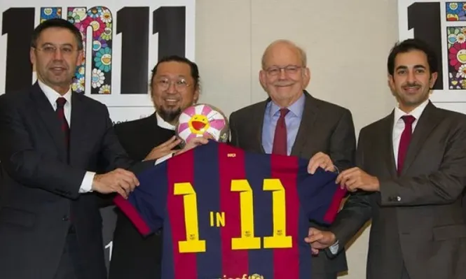 La presentación de la campaña y una camiseta del FC Barcelona que tiene el nombre de la iniciativa.