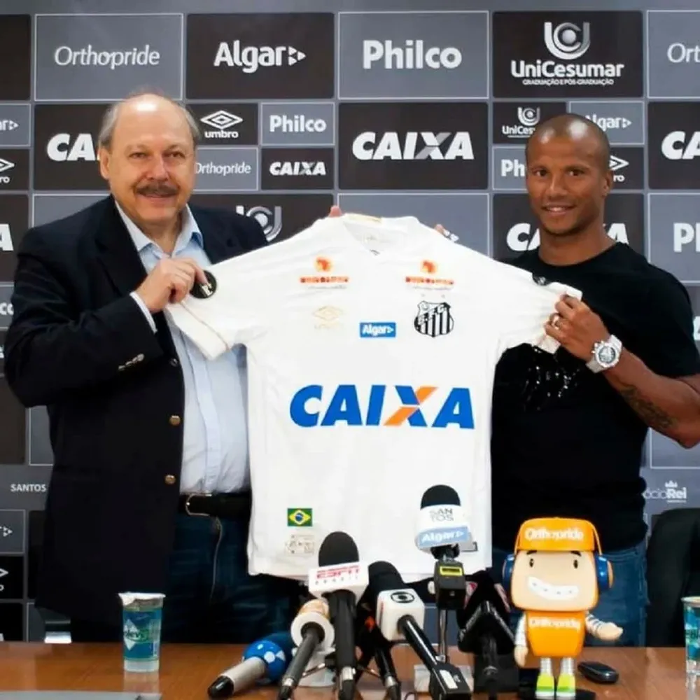 Sánchez con su nueva camiseta