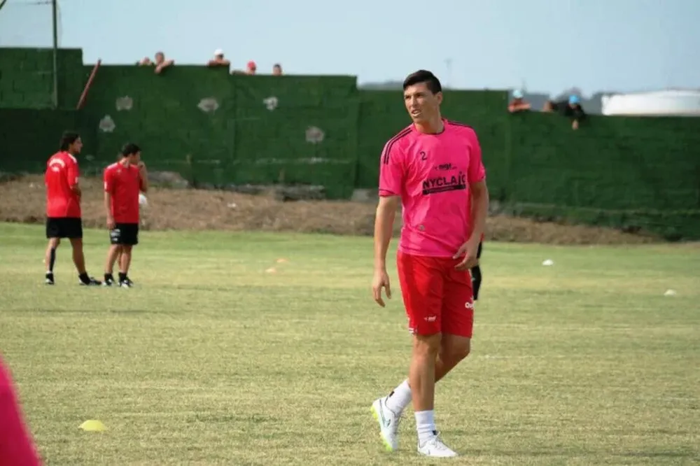 Santiago Fosgt, zaguero de El Tanque Sisley