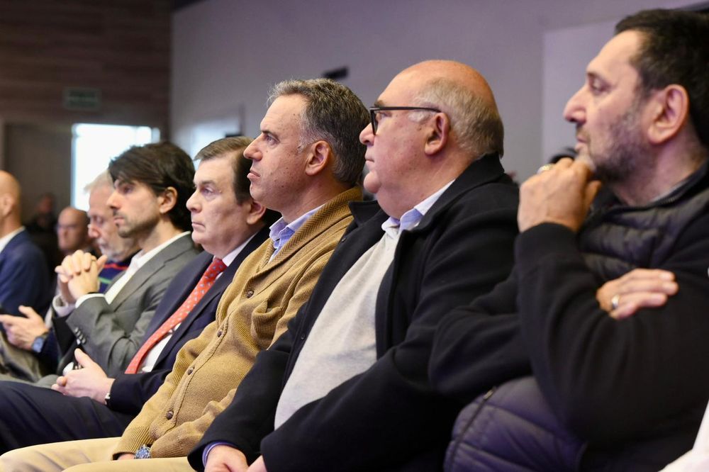 Yamandú Orsi en el evento Smart Cities