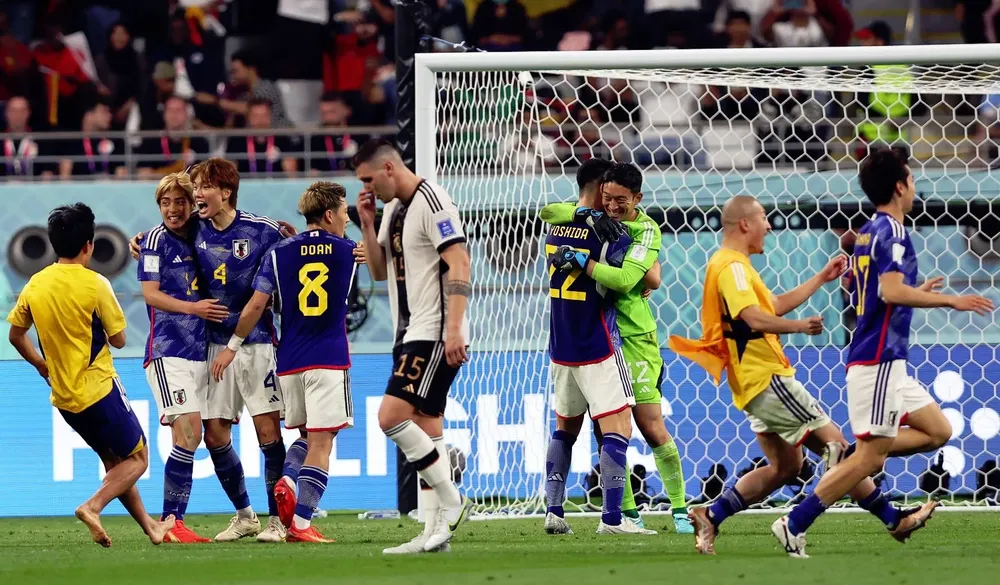 Japón celebra el triunfo ante la desazón de Alemania