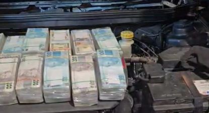 Parte del dinero incautado en el operativo