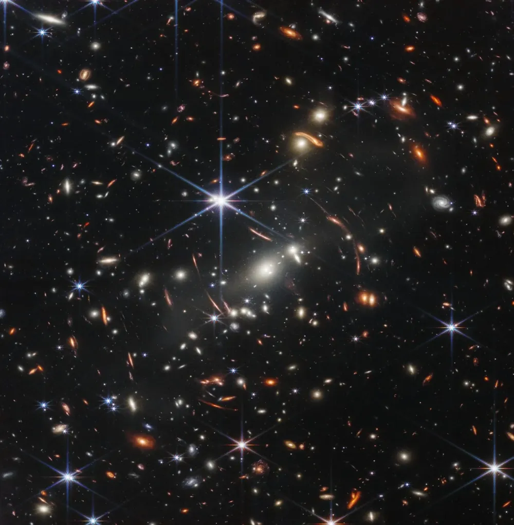 SMACS 0723: La imagen infrarroja más profunda y nítida jamás tomada del universo primitivo por el Telescopio espacial James Webb. 