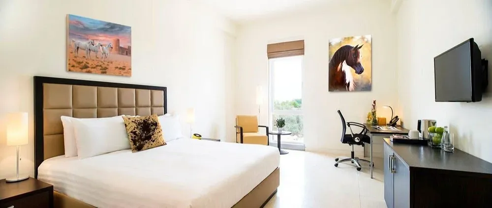 Una de las habitaciones del hotel que tiene capacidad para 70 personas