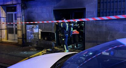 El Observador | EuropaPress_7151770_bomberos_rescatan_19_personas_atrapadas_edificio_vallecas_incendio_cuarto