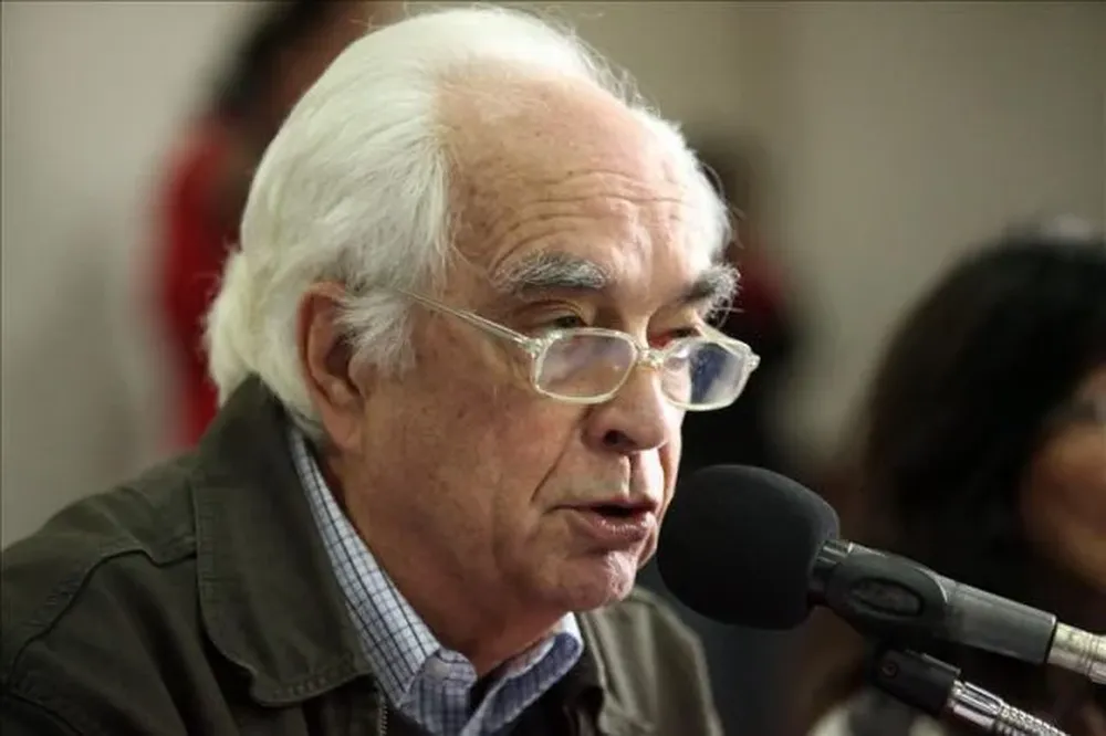 Jorge Brovetto. (Presidente del Frente Amplio).