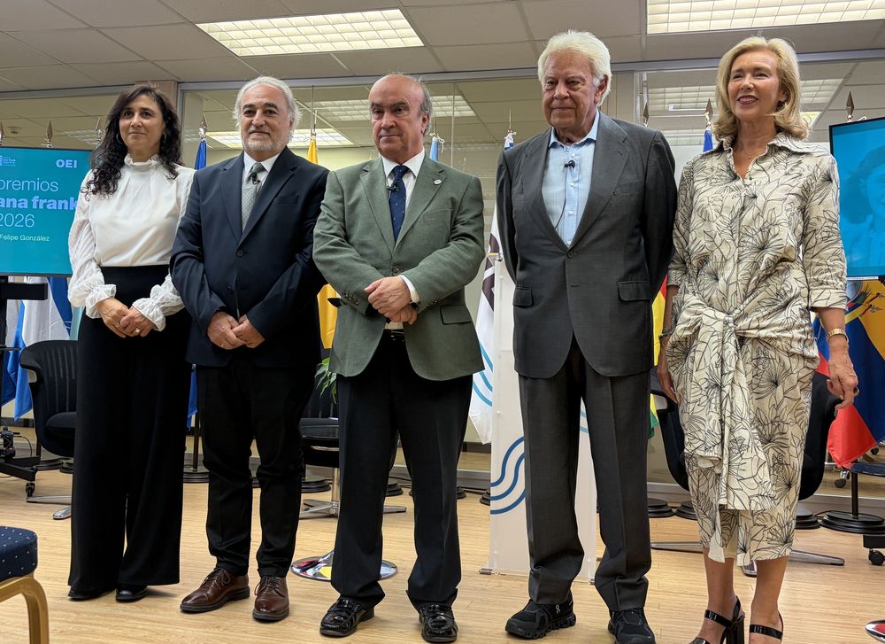 Silvina Chemen, Héctor Shalom, Mariano Jabonero, Felipe Gonzalez y Mar García Vaquero.