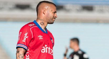 Nicolás López en el partido ante Juventud, su último como titular