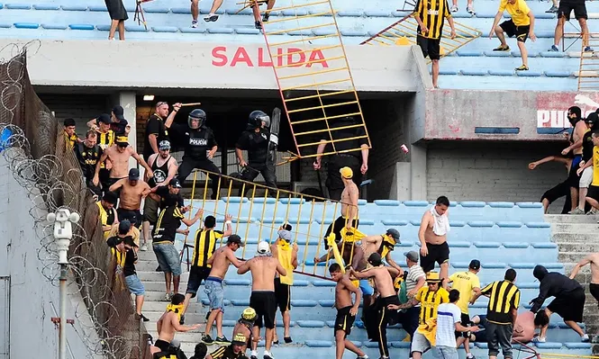 La policía busca a dos hinchas de Peñarol