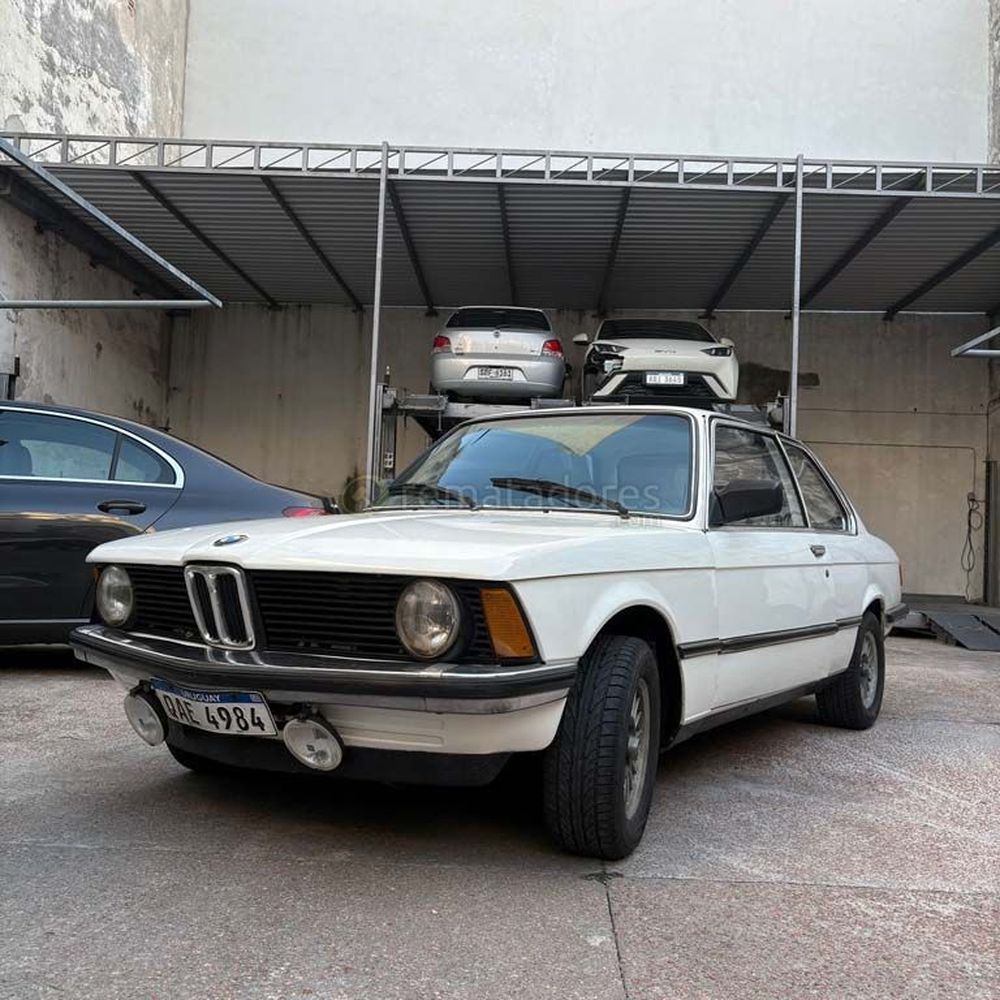 Bavastro remata un BMW de 1980.&nbsp;