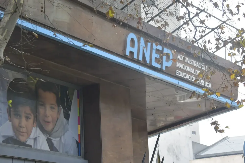 Antes de noviembre tienen que entregarse los programas de estudio.