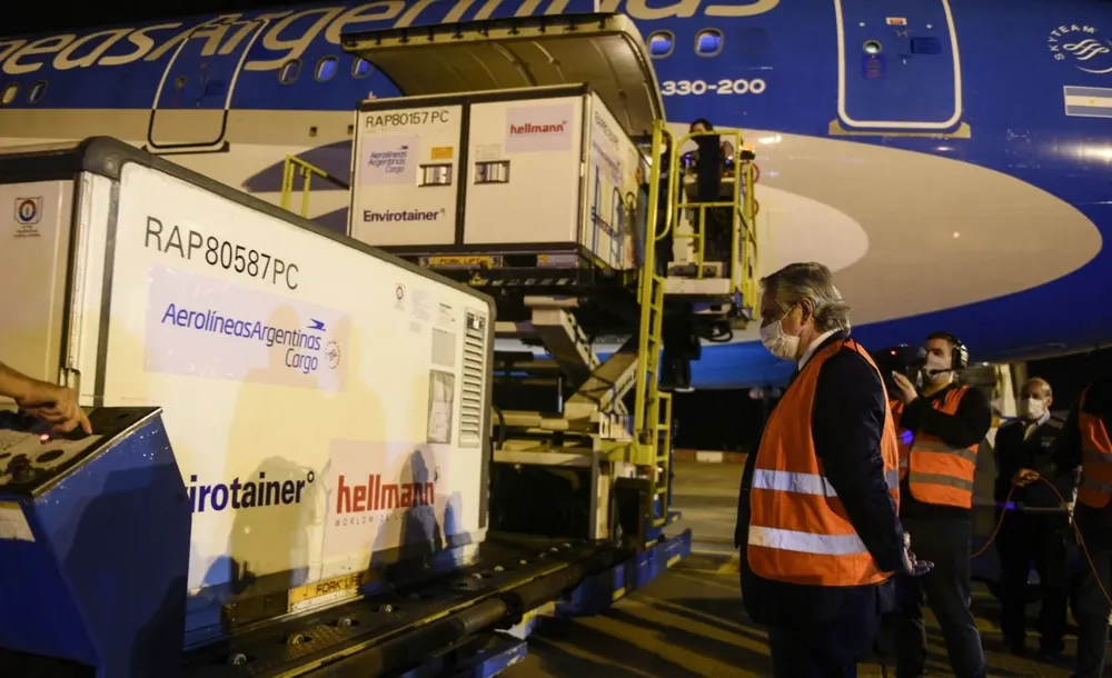 Fernández anticipó que el Instituto Gamaleya envió al laboratorio argentino el principio activo de Sputnik para producir en junio, dos millones de dosis