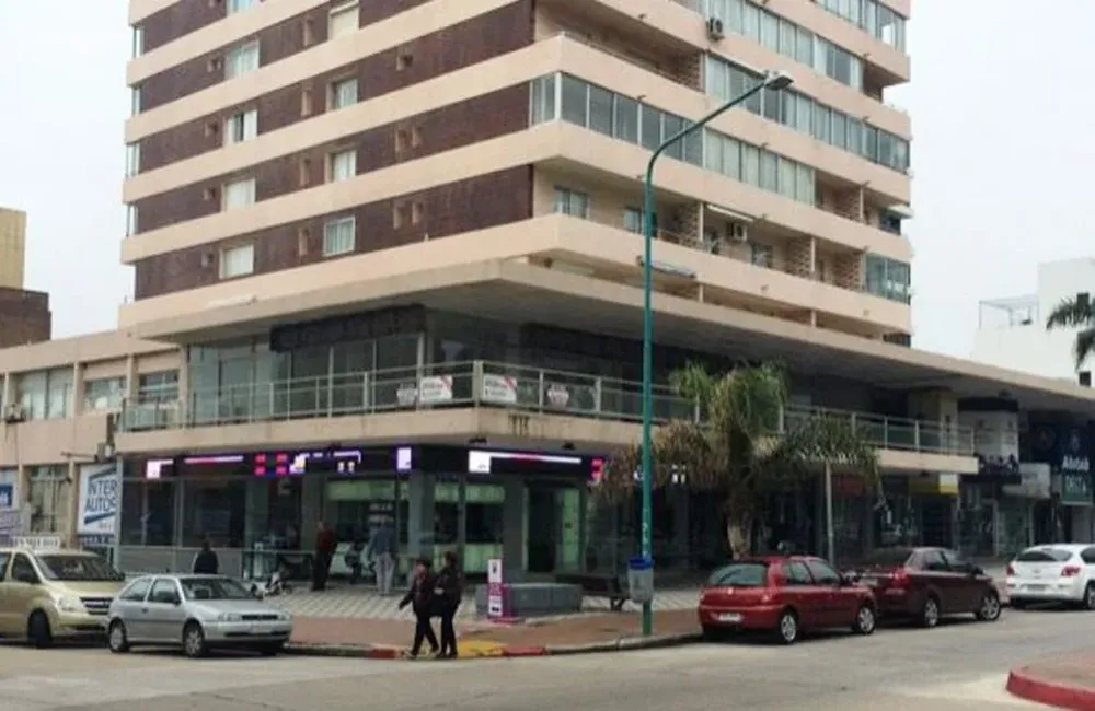 Local comercial en la Galería Torre Gorlero, en Punta del Este
