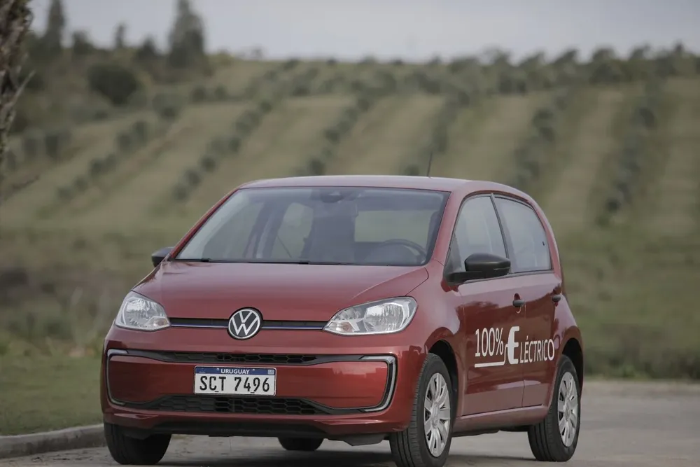 El vehículo cuenta con una autonomía aproximada de 260 kilómetros