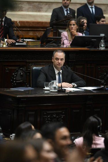 Manuel Adorni fue al Congreso y respondió sobre las denuncias.