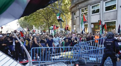Fotos y videos de la frustrada Vuelta Ciclista: calles cortadas y desmanes por las protestas propalestinas