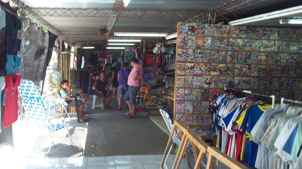 En días normales, un local de ropa vende por un poco más de $ 1.000